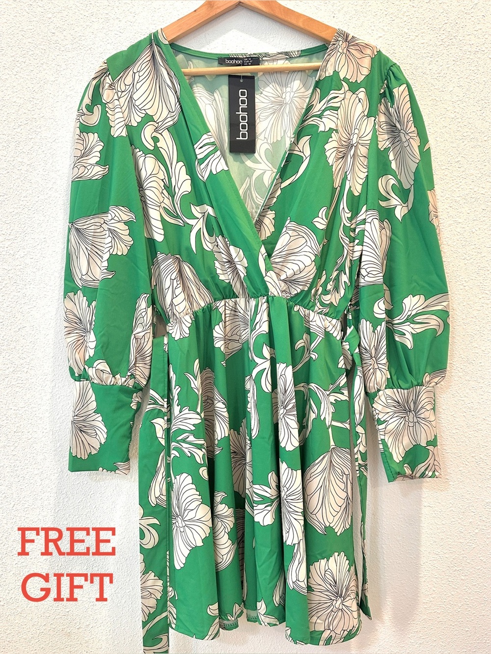 Boohoo Green Floral Wrap Mini Dress Size US 10, UK 14 (Free Gift)